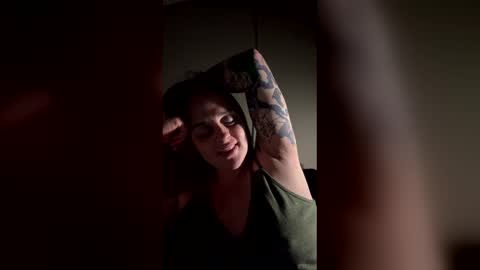 Snapshot of slsandltr chatting on 21, 4, 2026 slsandltr online show from 21, 4, 2026