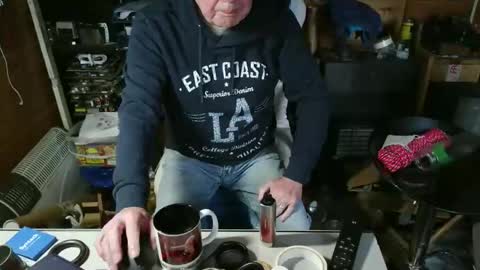 Snapshot of slutboybot chatting on 17, 12, 2025 slutboybot online show from 17, 12, 2025