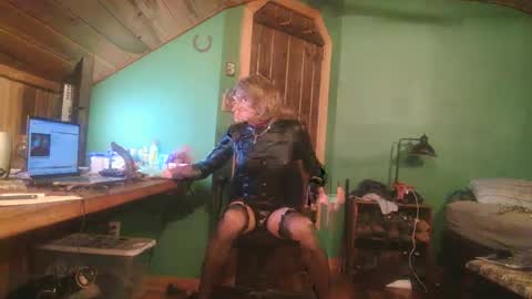 Snapshot of slutjennifertransxx chatting on 8, 10, 2025 slutjennifertransxx online show from 8, 10, 2025