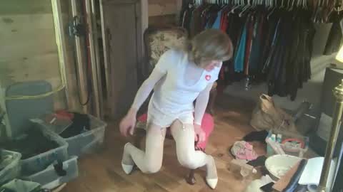 slutjennifertransxx online show from 6, 3, 2026