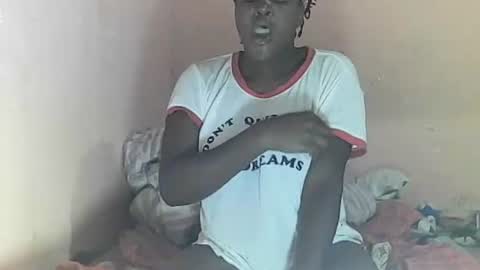 Snapshot of slutmeoutbb chatting on 19, 2, 2025 slutmeoutbb online show from 19, 2, 2025