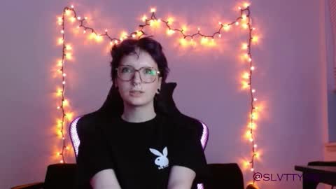 Snapshot of slvttysie chatting on 13, 11, 2025 Sierra online show from 13, 11, 2025