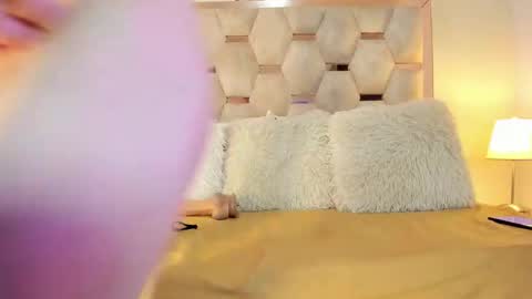 Small Hot19 online show from 25, 9, 2025