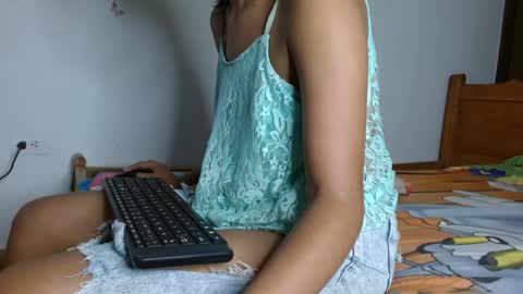 smallflorecita online show from 4, 1, 2025