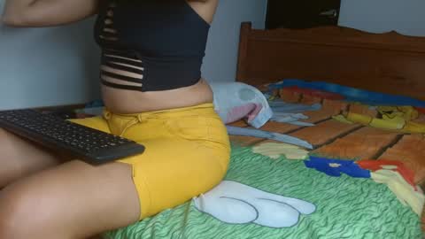 smallflorecita online show from 8, 1, 2025