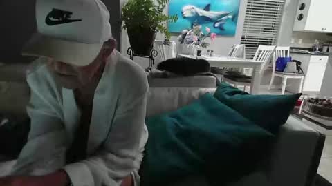 Daddy online show from 11, 2, 2025