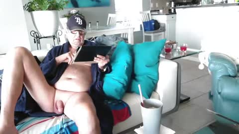 Snapshot of smallpenisbigtongue chatting on 23, 2, 2026 Daddy online show from 23, 2, 2026