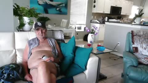 Daddy online show from 22, 7, 2026