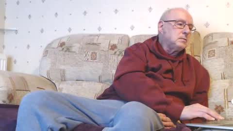 Snapshot of smallsteve562 chatting on 2, 12, 2024 Steve online show from 2, 12, 2024