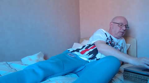 Snapshot of smallsteve562 chatting on 23, 4, 2026 Steve online show from 23, 4, 2026