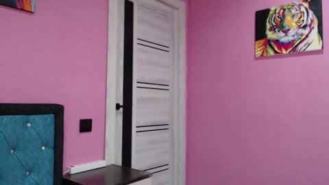 Snapshot of smile_cute_fox chatting on 19, 12, 2025 smile_cute_fox online show from 19, 12, 2025