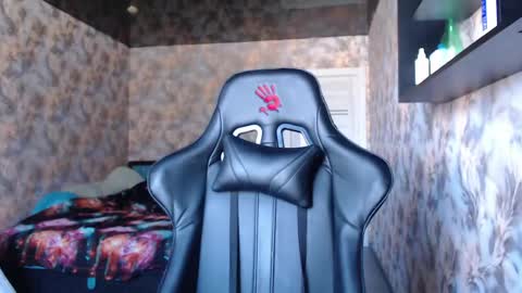 Snapshot of smile_cute_fox chatting on 1, 6, 2026 smile_cute_fox online show from 1, 6, 2026