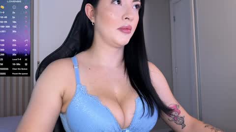 Snapshot of smilee_girl chatting on 9, 1, 2025 Emily Burns online show from 9, 1, 2025