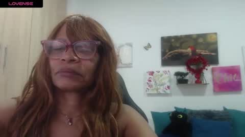 Snapshot of smilet_milf chatting on 18, 4, 2026 Smileth online show from 18, 4, 2026