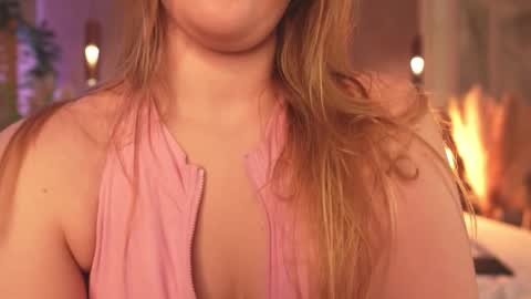 Snapshot of smiley_mia_ chatting on 9, 3, 2026 Mia online show from 9, 3, 2026