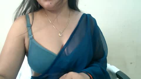 Snapshot of smiley_queen99 chatting on 15, 3, 2026 smiley online show from 15, 3, 2026