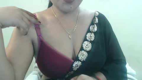 Snapshot of smiley_queen99 chatting on 1, 4, 2026 smiley online show from 1, 4, 2026