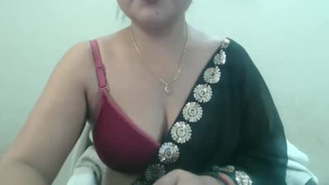 Snapshot of smiley_queen99 chatting on 1, 4, 2026 smiley online show from 1, 4, 2026