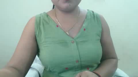 Snapshot of smiley_queen99 chatting on 2, 4, 2026 smiley online show from 2, 4, 2026