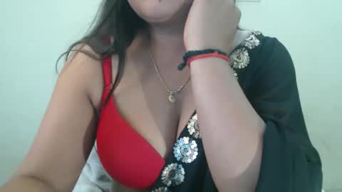 Snapshot of smiley_queen99 chatting on 6, 4, 2026 smiley online show from 6, 4, 2026