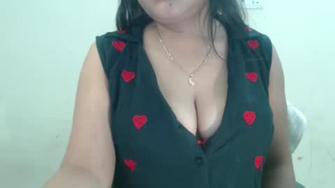 Snapshot of smiley_queen99 chatting on 11, 4, 2026 smiley online show from 11, 4, 2026