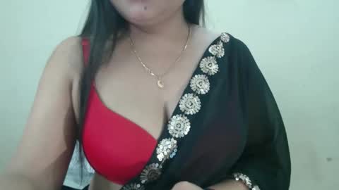 Snapshot of smiley_queen99 chatting on 17, 4, 2026 smiley online show from 17, 4, 2026