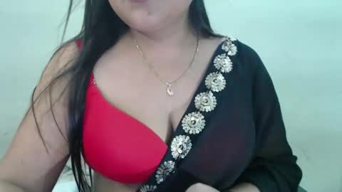 Snapshot of smiley_queen99 chatting on 26, 4, 2026 smiley online show from 26, 4, 2026