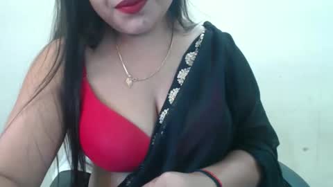 Snapshot of smiley_queen99 chatting on 30, 4, 2026 smiley online show from 30, 4, 2026