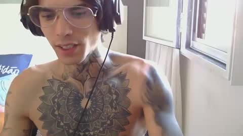 Snapshot of smoke_ink chatting on 9, 3, 2025 smoke_ink online show from 9, 3, 2025