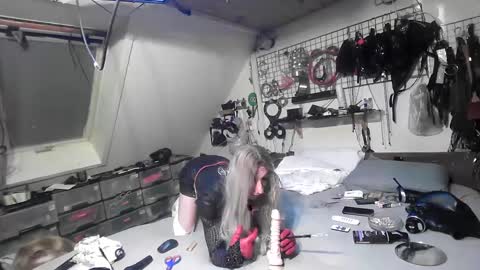 Snapshot of smokeslut365 chatting on 3, 3, 2025 smokeslut365 online show from 3, 3, 2025