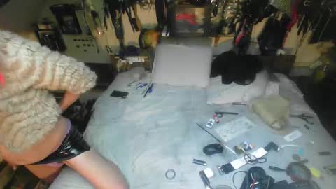 Snapshot of smokeslut365 chatting on 31, 10, 2025 smokeslut365 online show from 31, 10, 2025