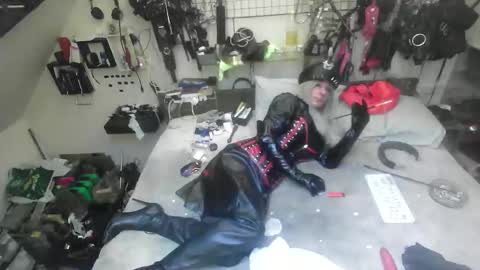 Snapshot of smokeslut365 chatting on 25, 11, 2025 smokeslut365 online show from 25, 11, 2025