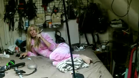 Snapshot of smokeslut365 chatting on 31, 7, 2026 smokeslut365 online show from 31, 7, 2026