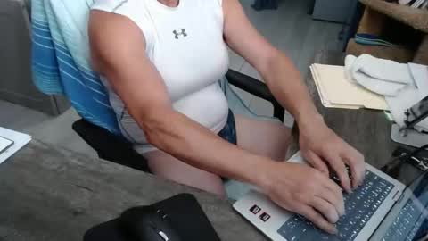 Snapshot of smoothbtm7 chatting on 11, 4, 2026 smoothbtm7 online show from 11, 4, 2026