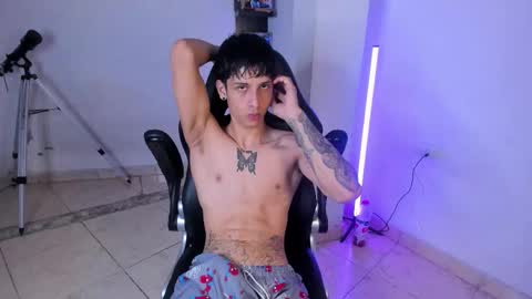 Snapshot of snakebutterfly chatting on 7, 1, 2026 snakebutterfly online show from 7, 1, 2026