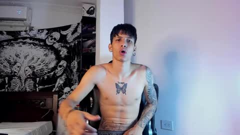 Snapshot of snakebutterfly chatting on 20, 4, 2026 snakebutterfly online show from 20, 4, 2026