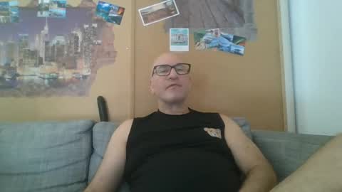 Snapshot of sneakerboy18 chatting on 14, 6, 2026 sneakerboy18 online show from 14, 6, 2026