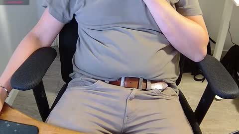 Snapshot of sneakybill82 chatting on 9, 3, 2026 Sneakybill online show from 9, 3, 2026