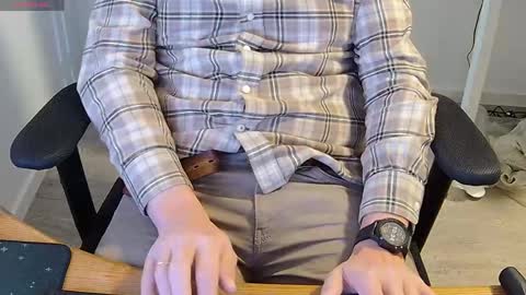 Snapshot of sneakybill82 chatting on 3, 4, 2026 Sneakybill online show from 3, 4, 2026