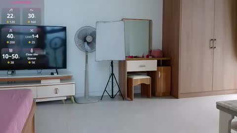 Snapshot of snejinkamisha chatting on 18, 9, 2025 SnejinkaMisha online show from 18, 9, 2025