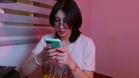 Snapshot of snow_baall chatting on 16, 12, 2024 IG OF red moonn online show from 16, 12, 2024