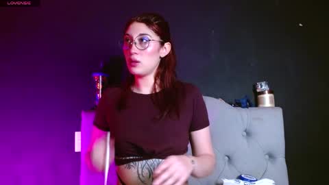 Snapshot of snow_baall chatting on 9, 4, 2026 IG OF red moonn online show from 9, 4, 2026