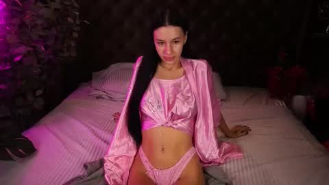 Snapshot of snow_whiteeex chatting on 2, 11, 2025 snow_whiteeex online show from 2, 11, 2025