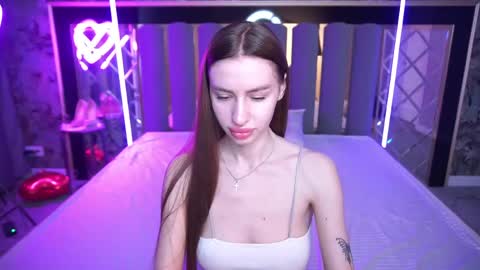 snow_whiteeex online show from 14, 4, 2026