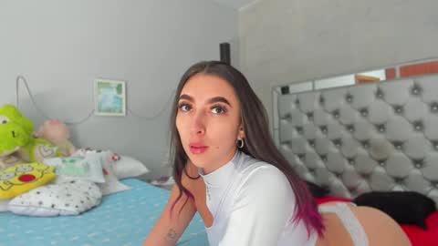 Snapshot of snowbabyxox chatting on 13, 12, 2024 snowbabyxox online show from 13, 12, 2024