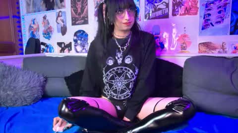 Snapshot of snowblack_ chatting on 8, 9, 2025 Snow and Bubble online show from 8, 9, 2025