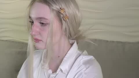 Snapshot of snowflakeskitty chatting on 6, 5, 2026 Ellie online show from 6, 5, 2026