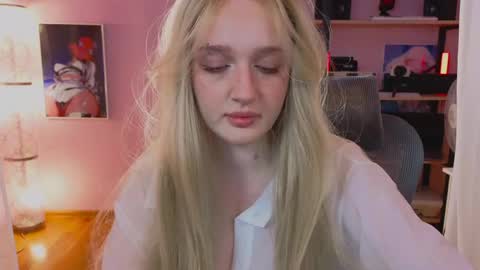 Snapshot of snowflakeskitty chatting on 9, 5, 2026 Ellie online show from 9, 5, 2026