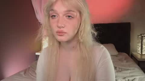 Snapshot of snowflakeskitty chatting on 26, 6, 2026 Ellie online show from 26, 6, 2026
