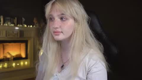 Snapshot of snowflakeskitty chatting on 22, 7, 2026 Ellie online show from 22, 7, 2026